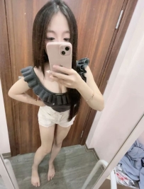 喬喬 158.45.C.20歲 可愛小隻馬學生 看似乖巧 卻騷到骨子裡