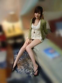 妙妙 28 歲  身高163左右 48公斤 Dcup  單親媽媽  孩子的爸爸一次意外去世 只留下妙