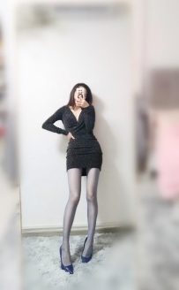 啵啵 166，48，D杯，30歲   她就像毒藥，一直誘惑著人們嘗試。 狂野，翹臀長腿辣妹