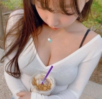 晴  158  D  45kg  20歲  小隻可愛大奶妹 個性活潑 愛笑健談 很有女友fu 青春肉體  臉