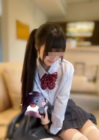 小妍 157.44.C 20歲 個子嬌小、笑容甜甜 初兼職沒多久，還有點生澀，但互動非常自然