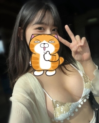 可馨  161 E 23歲  甜美的 大奶妹 超有感  看見極硬 奶炮  香吻統統送