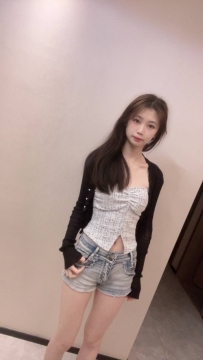 菜菜 | 155.B+.44. 20  歲   嬌小可愛 小酒窩 小小一隻  萌妹子代表~ 服務評價：妹妹