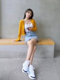 李黎    165.C.47 .24歲 可愛與性感匯聚於一身的辣妹甜心， 甜美中帶著騷氣簡直無敵