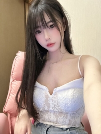 夏天     167.45.C+.22歲  迷人的小妖精 靚麗臉蛋性感嫵媚的身體  她愛運動身體很柔軟
