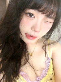 青青 160cm D+ cup 47kg 25歲  火辣身材 大奶蜜桃臀 手感極佳 床上風格超強勢 女王風