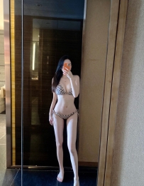 米娜  168cm  47kg  Dcup  24歲  健談騷氣  非常大膽 69  舌吻  奶泡  不趕時間  事