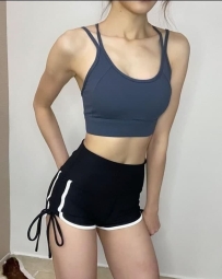 可麗167.C+ 49kg.25歲  身材很棒 苗條有奶 有腰 有腿 軟弱 配合度高 妹妹類型大膽 敢