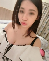 微風 163cmD奶28 歲   情趣店店員 外貿騷貨 翹臀超誘人 後背式超爽的 操起來很有彈