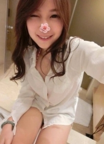 小靜    161cm 45kg Ccup 嬌小可愛辣妹 服務最好的配合度最高 不會擺臉色的身材很標